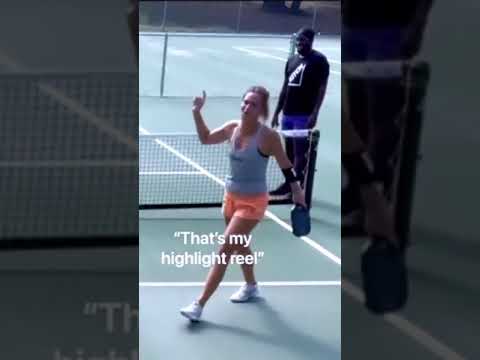 Lea Jansen with the pickleball posterizing