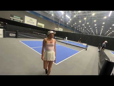 Pickle Money singles semis Kelsey Laurente vs Jessica Warren